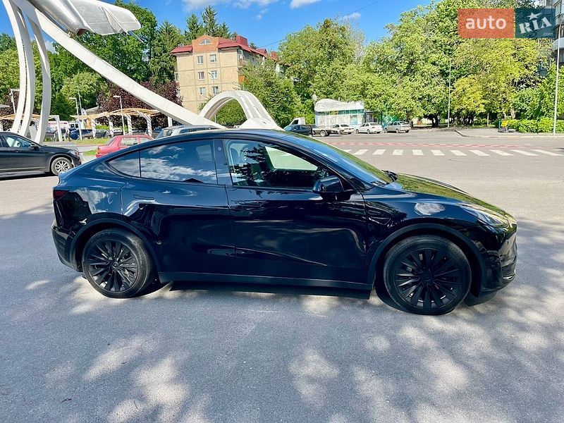 Внедорожник / Кроссовер Tesla Model Y 2023 в Виннице