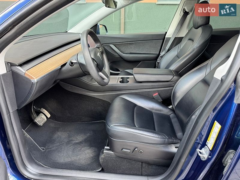 Внедорожник / Кроссовер Tesla Model Y 2021 в Ровно