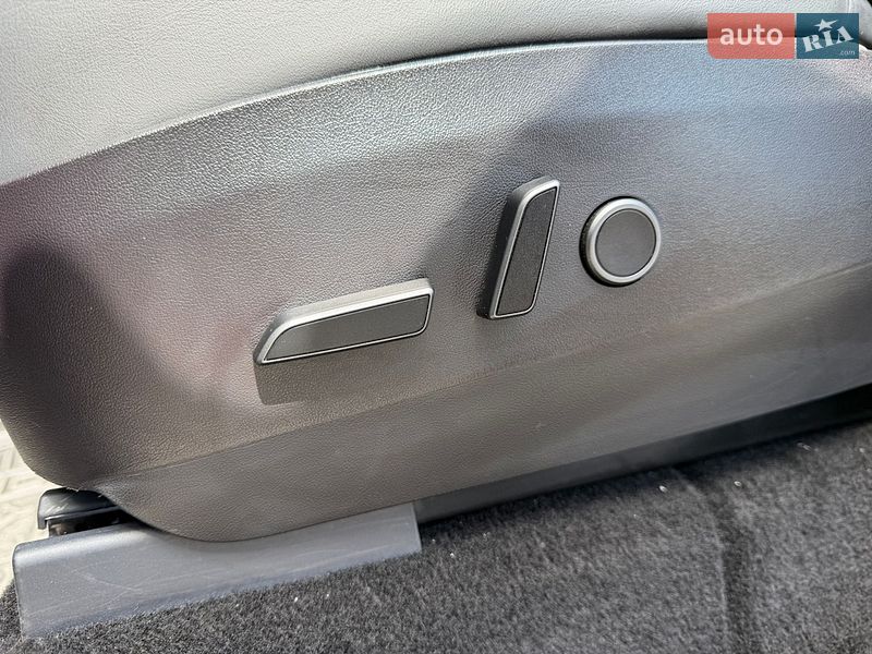 Внедорожник / Кроссовер Tesla Model Y 2021 в Киеве