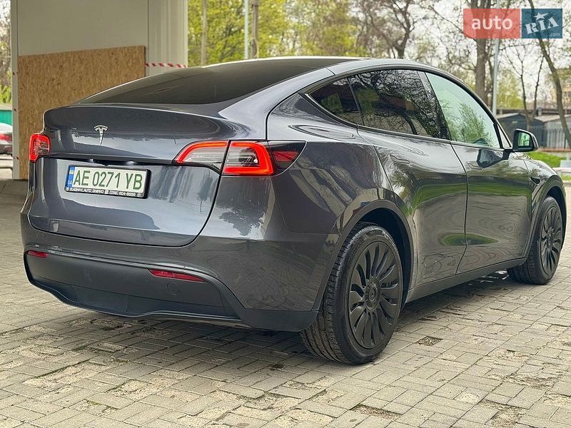 Позашляховик / Кросовер Tesla Model Y 2023 в Дніпрі