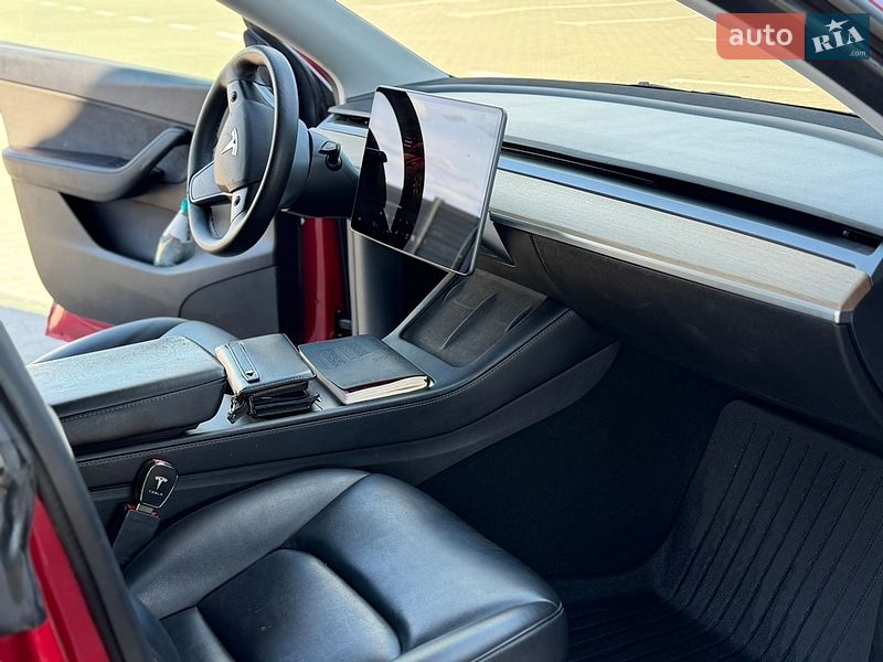 Позашляховик / Кросовер Tesla Model Y 2022 в Дубні