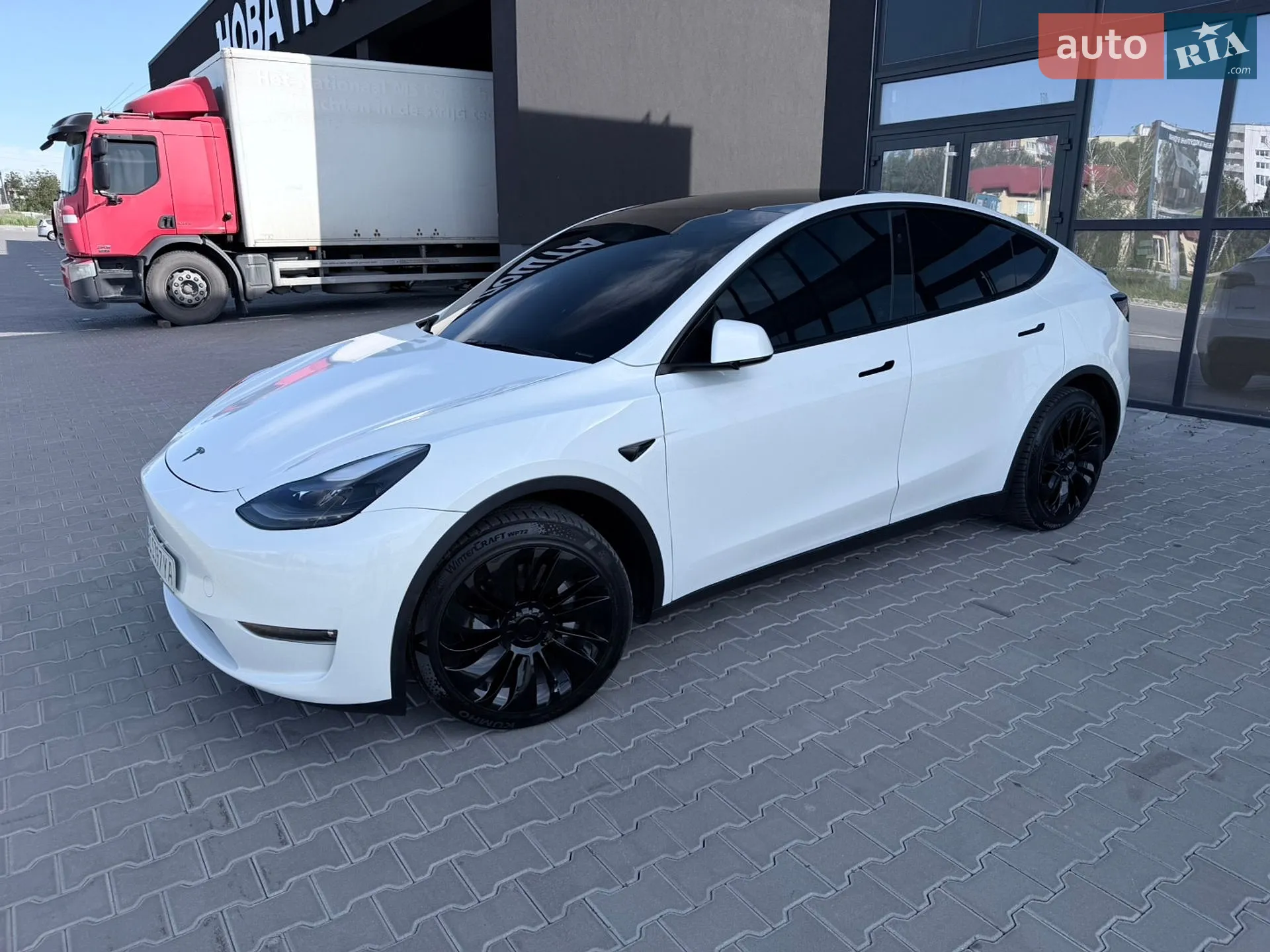 2023 Tesla Model Y - мініатюра 3