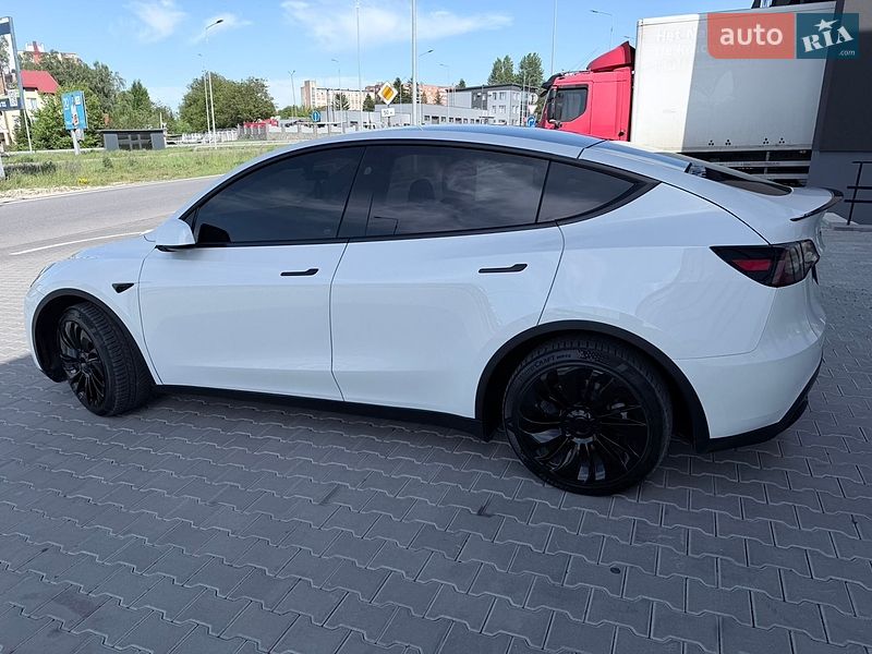 Позашляховик / Кросовер Tesla Model Y 2023 в Тернополі