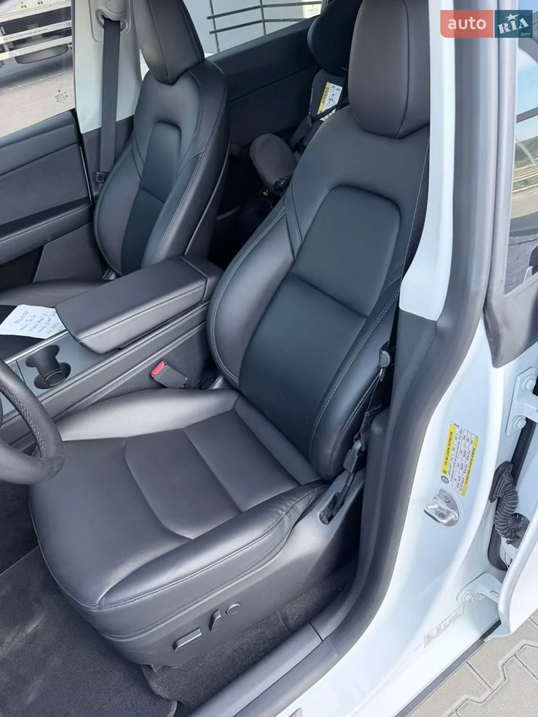 2023 Tesla Model Y - мініатюра 24