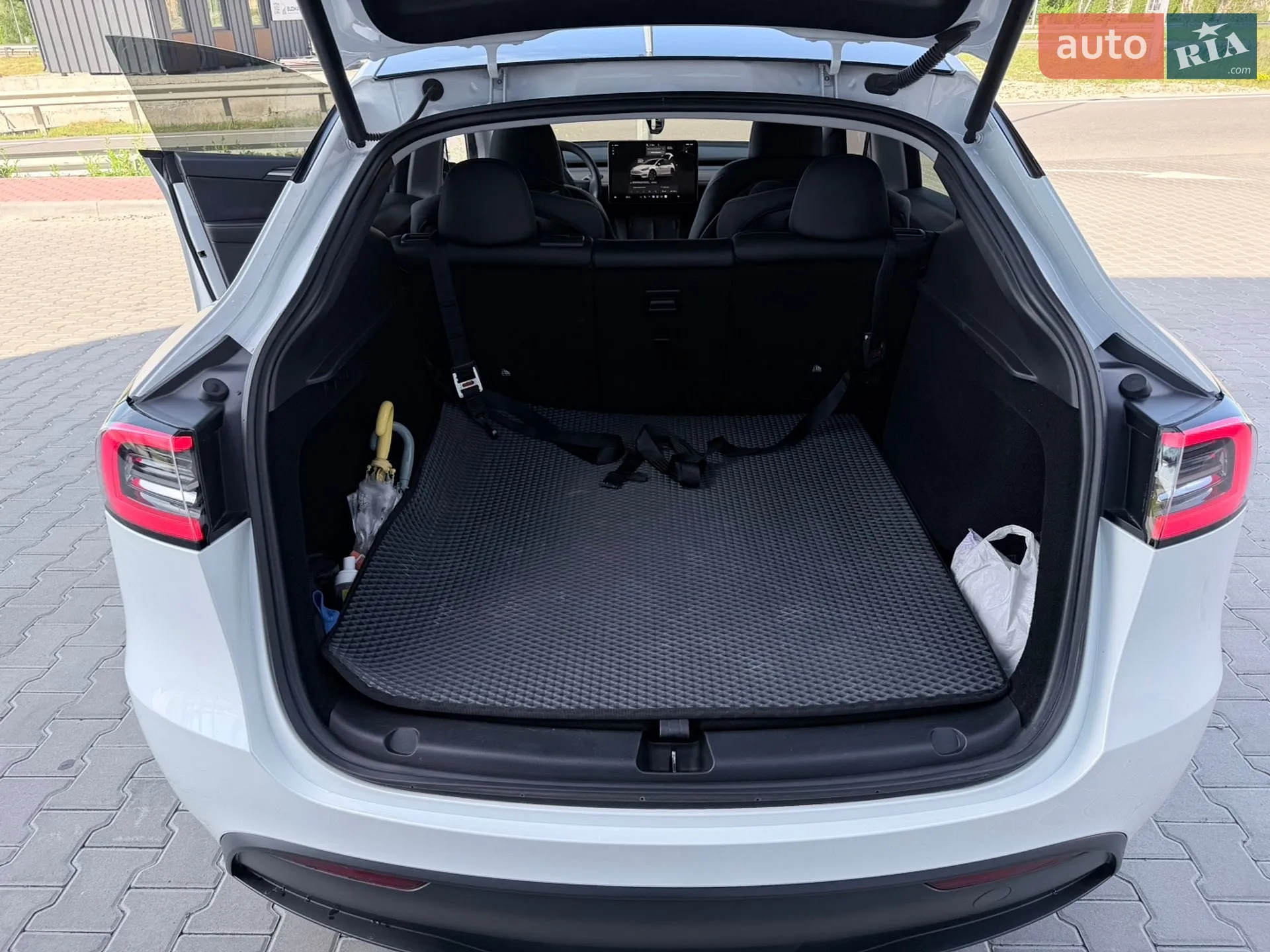 2023 Tesla Model Y - мініатюра 30