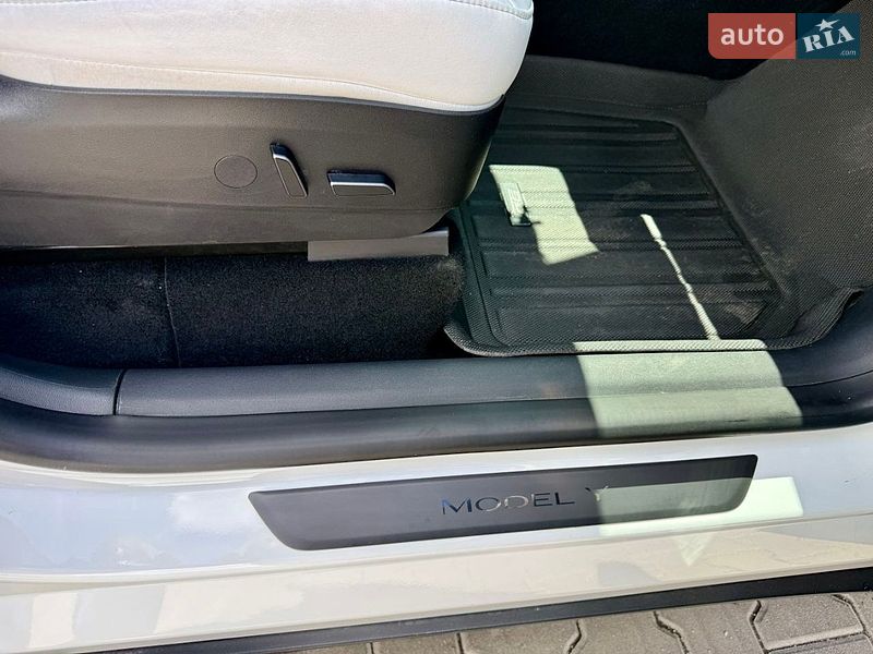 Позашляховик / Кросовер Tesla Model Y 2022 в Білій Церкві