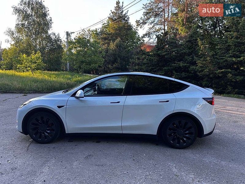 Внедорожник / Кроссовер Tesla Model Y 2023 в Харькове