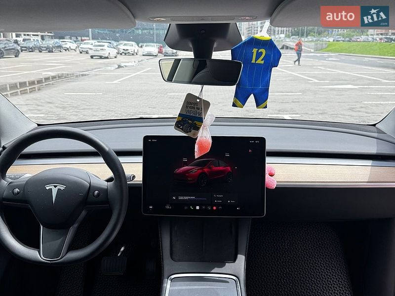 Позашляховик / Кросовер Tesla Model Y 2024 в Києві