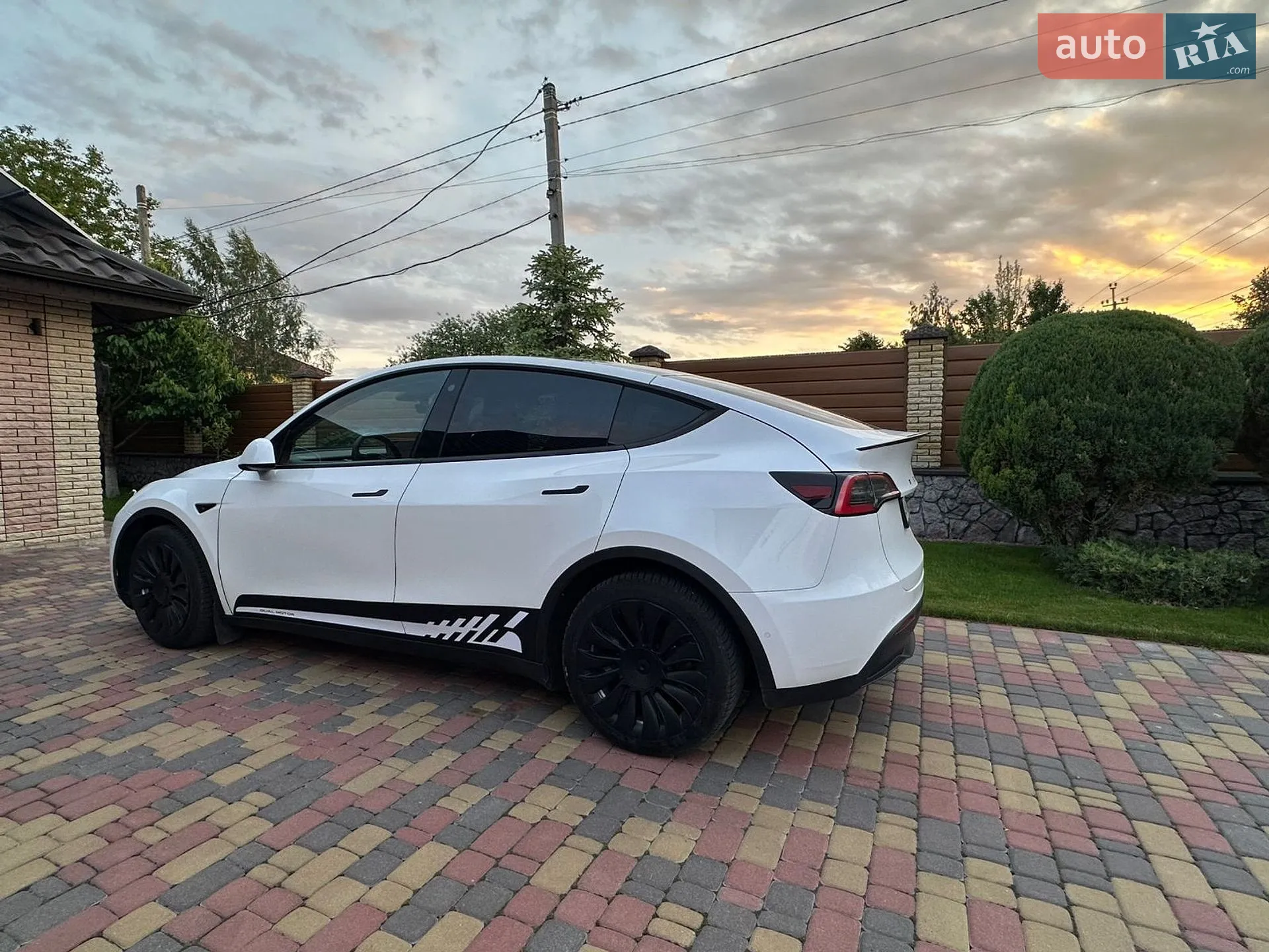 2021 Tesla Model Y - мініатюра 4