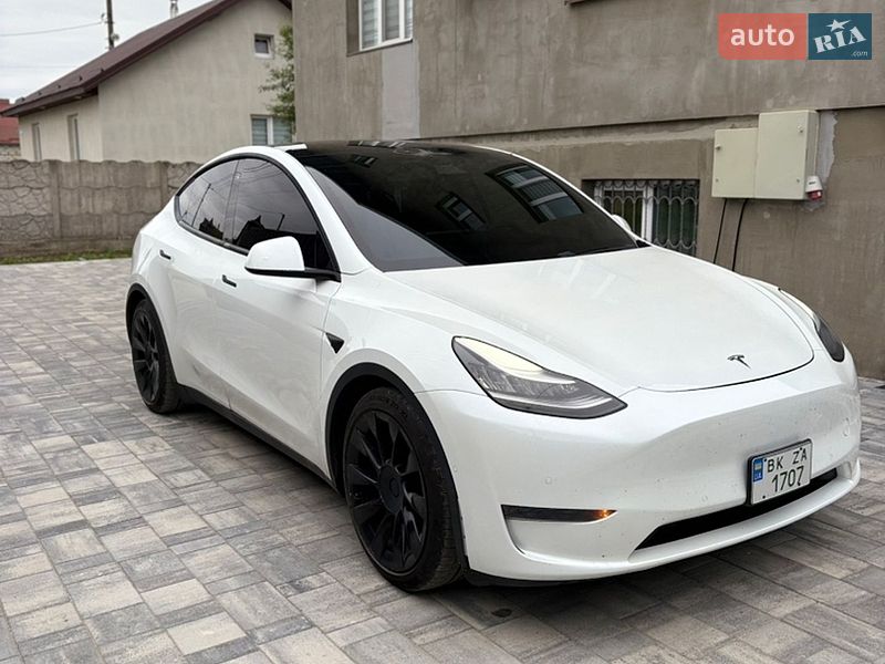 Позашляховик / Кросовер Tesla Model Y 2020 в Костопілі