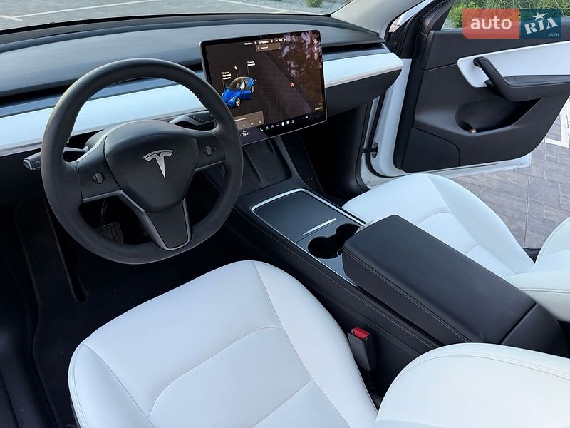 Позашляховик / Кросовер Tesla Model Y 2021 в Луцьку