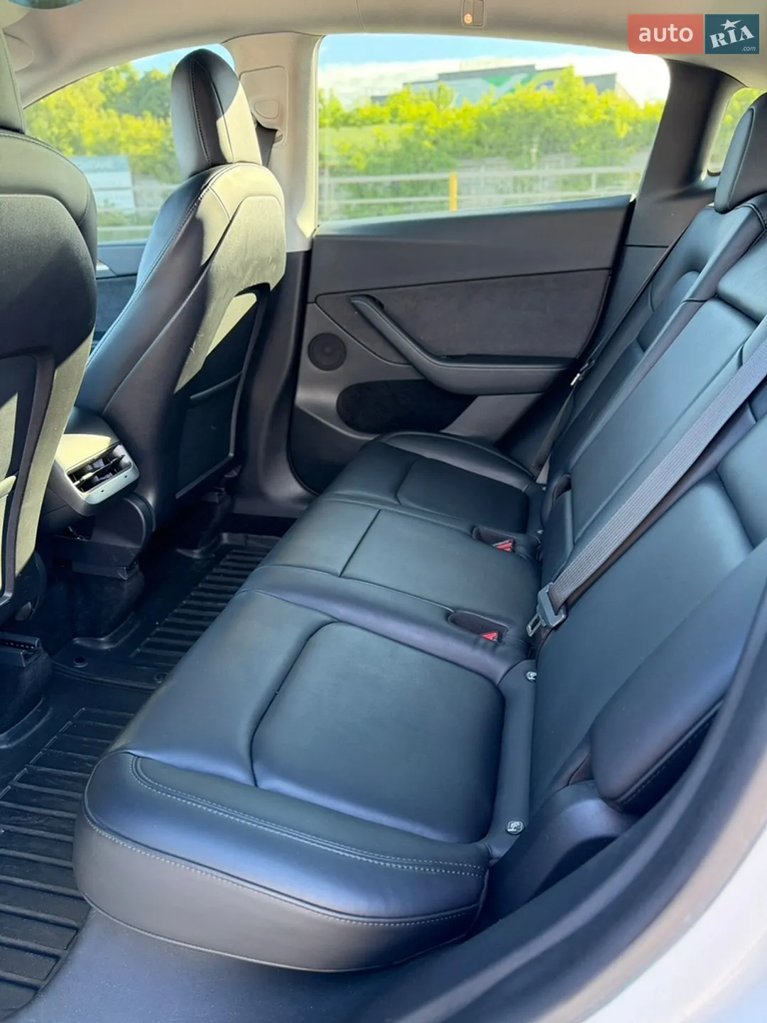 2022 Tesla Model Y - мініатюра 14