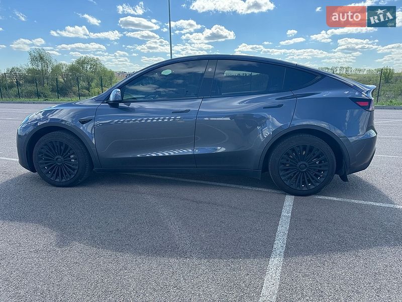 Позашляховик / Кросовер Tesla Model Y 2023 в Рівному фото 10 Позашляховик / Кросовер Tesla Model Y 2023 в Рівному