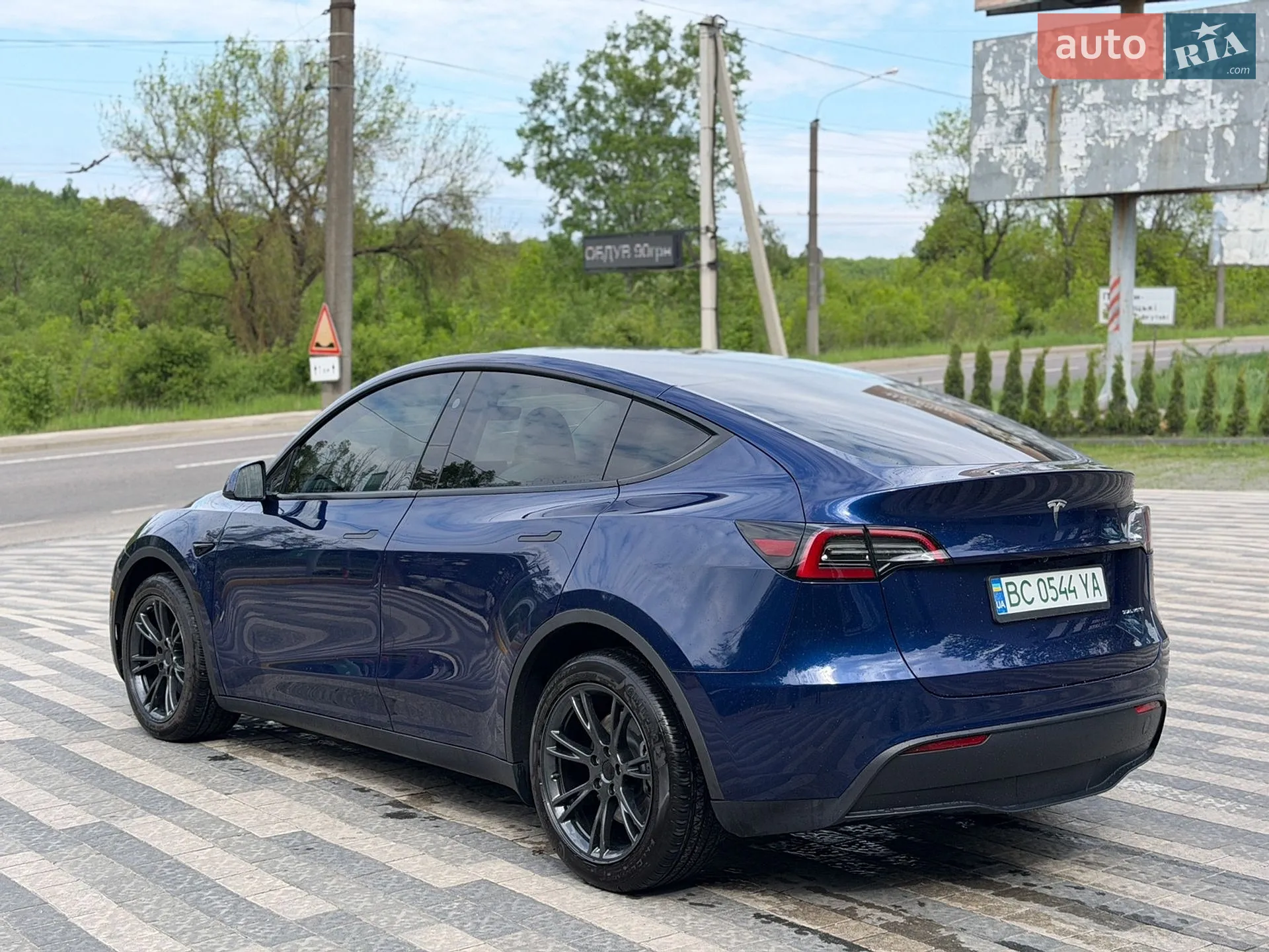 2023 Tesla Model Y - мініатюра 8
