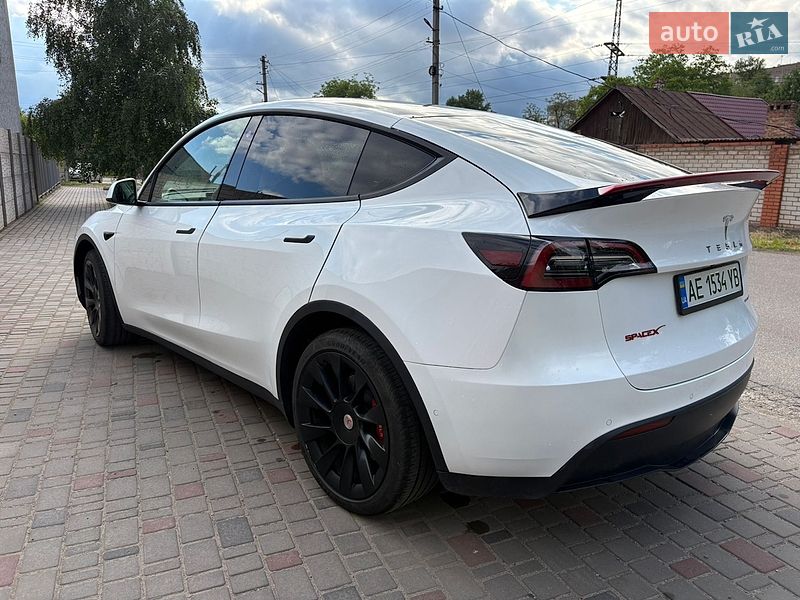 Позашляховик / Кросовер Tesla Model Y 2021 в Кривому Розі