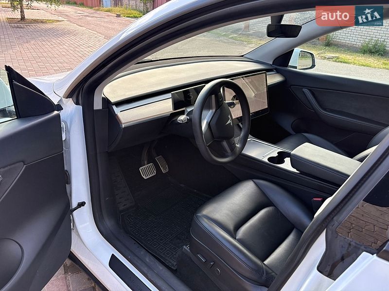 Позашляховик / Кросовер Tesla Model Y 2021 в Кривому Розі
