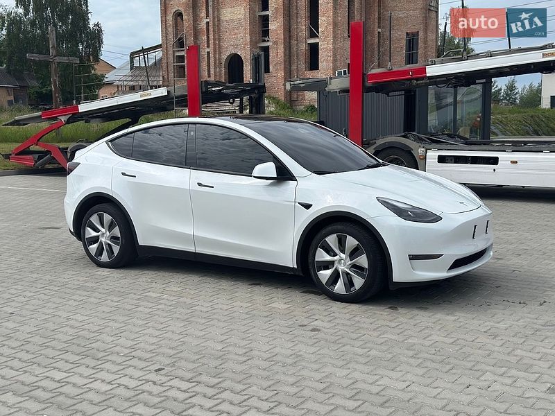 Внедорожник / Кроссовер Tesla Model Y 2023 в Львове