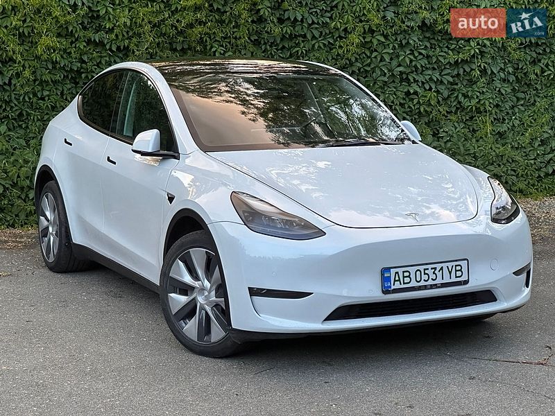 Внедорожник / Кроссовер Tesla Model Y 2021 в Киеве