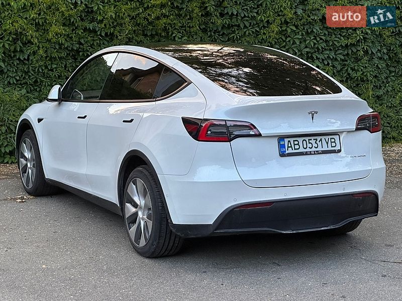 Внедорожник / Кроссовер Tesla Model Y 2021 в Киеве