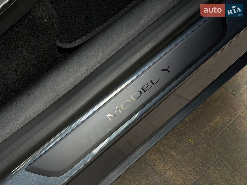 Внедорожник / Кроссовер Tesla Model Y 2021 в Днепре