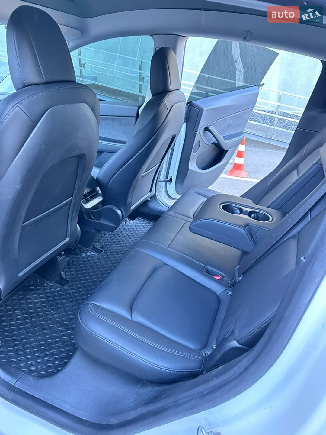 2021 Tesla Model Y - мініатюра 9