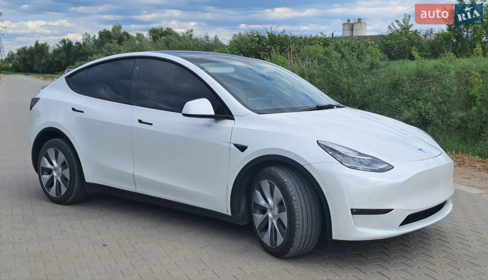 2021 Tesla Model Y - мініатюра 3