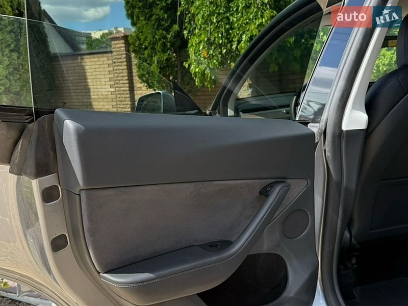 Позашляховик / Кросовер Tesla Model Y 2024 в Вінниці