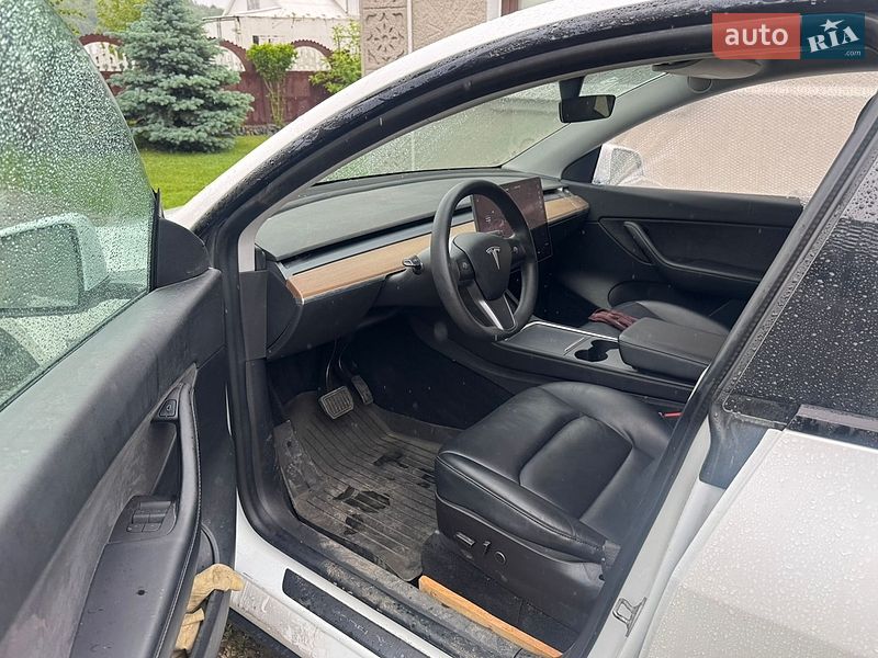 Внедорожник / Кроссовер Tesla Model Y 2021 в Косове