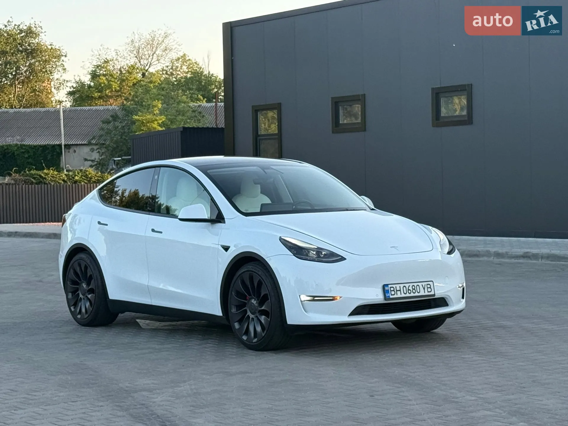 2021 Tesla Model Y - мініатюра 3