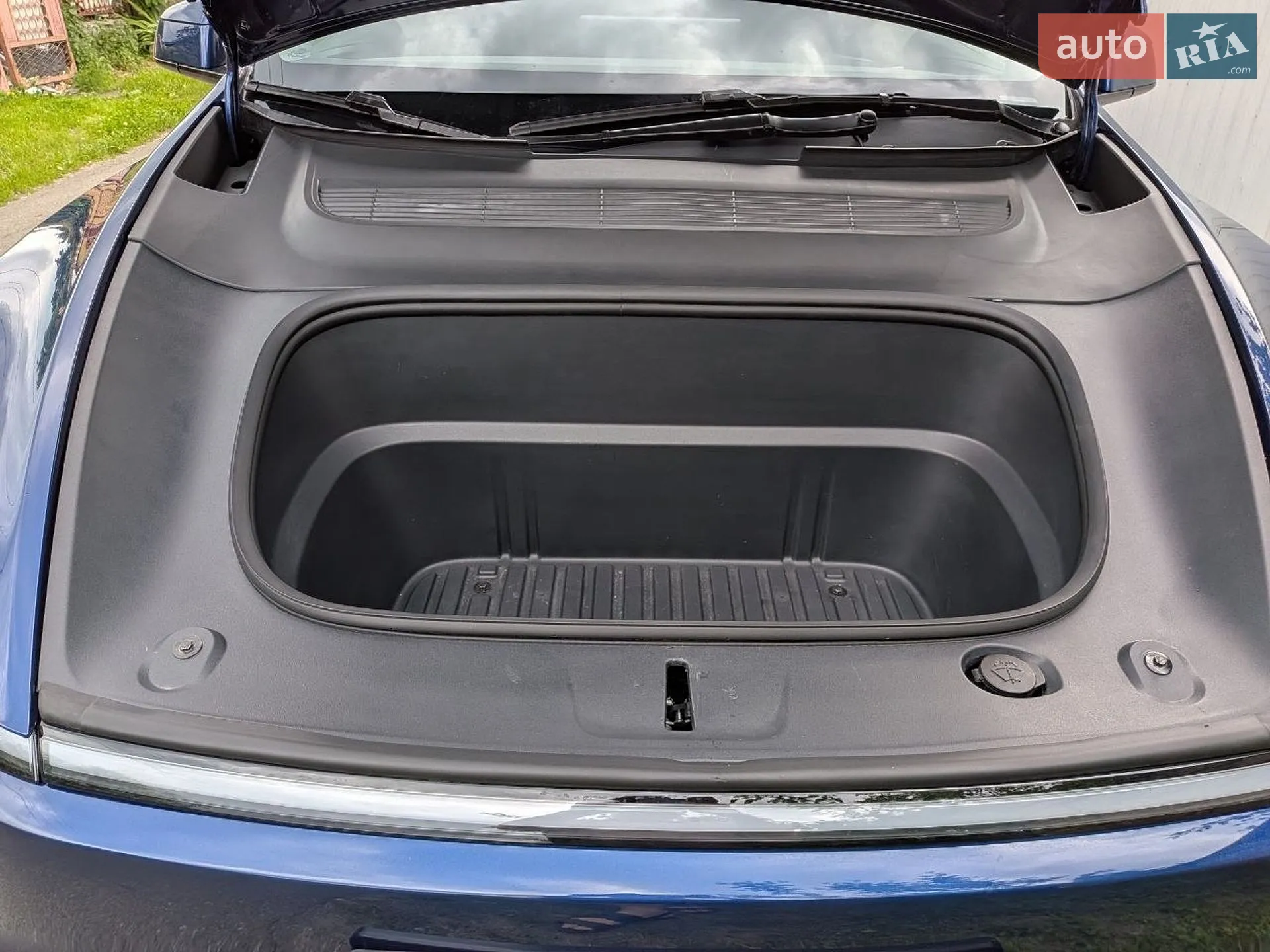 2025 Tesla Model Y - мініатюра 15