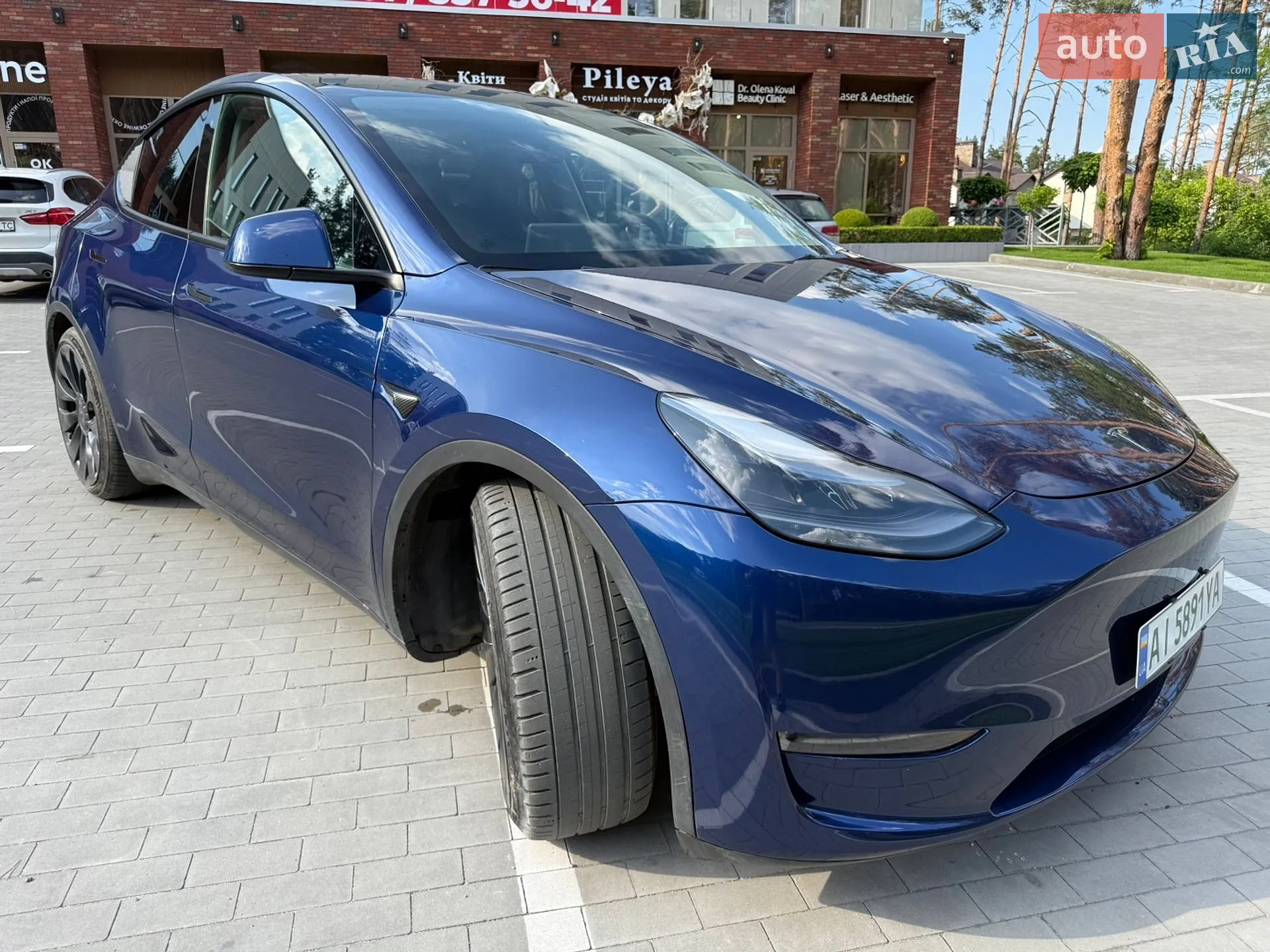 2023 Tesla Model Y - мініатюра 3
