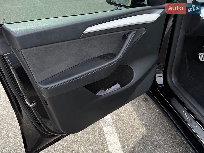 Внедорожник / Кроссовер Tesla Model Y 2022 в Киеве фото 36 Внедорожник / Кроссовер Tesla Model Y 2022 в Киеве