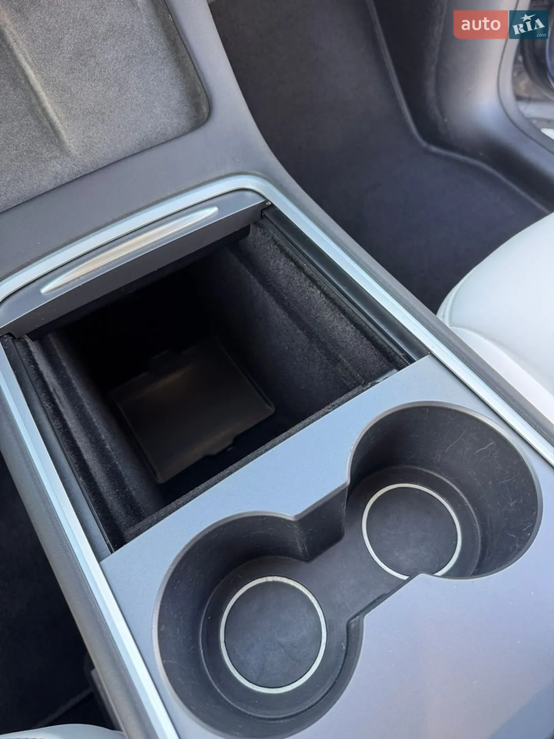 2022 Tesla Model Y - мініатюра 18