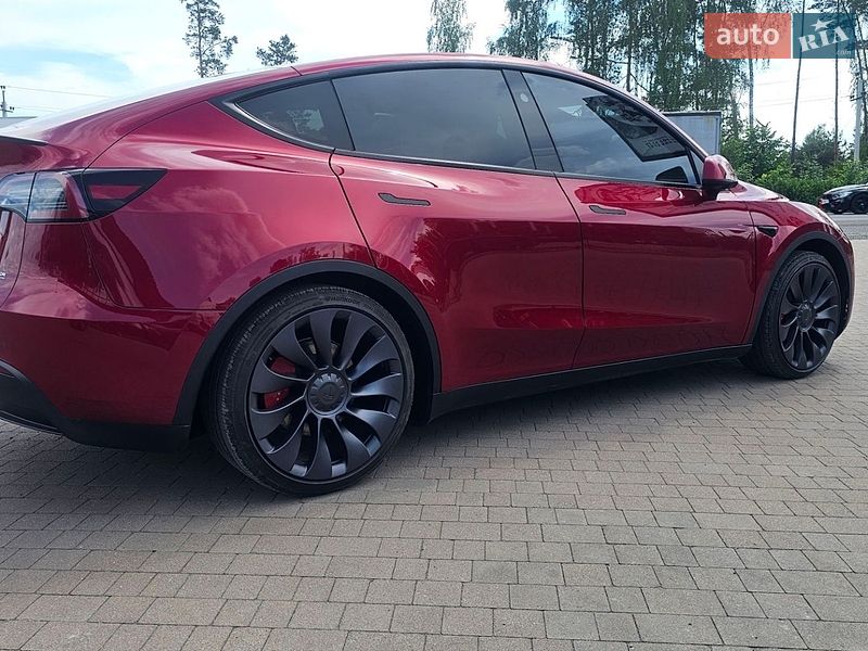 Внедорожник / Кроссовер Tesla Model Y 2025 в Луцке