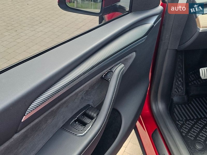 Внедорожник / Кроссовер Tesla Model Y 2025 в Луцке