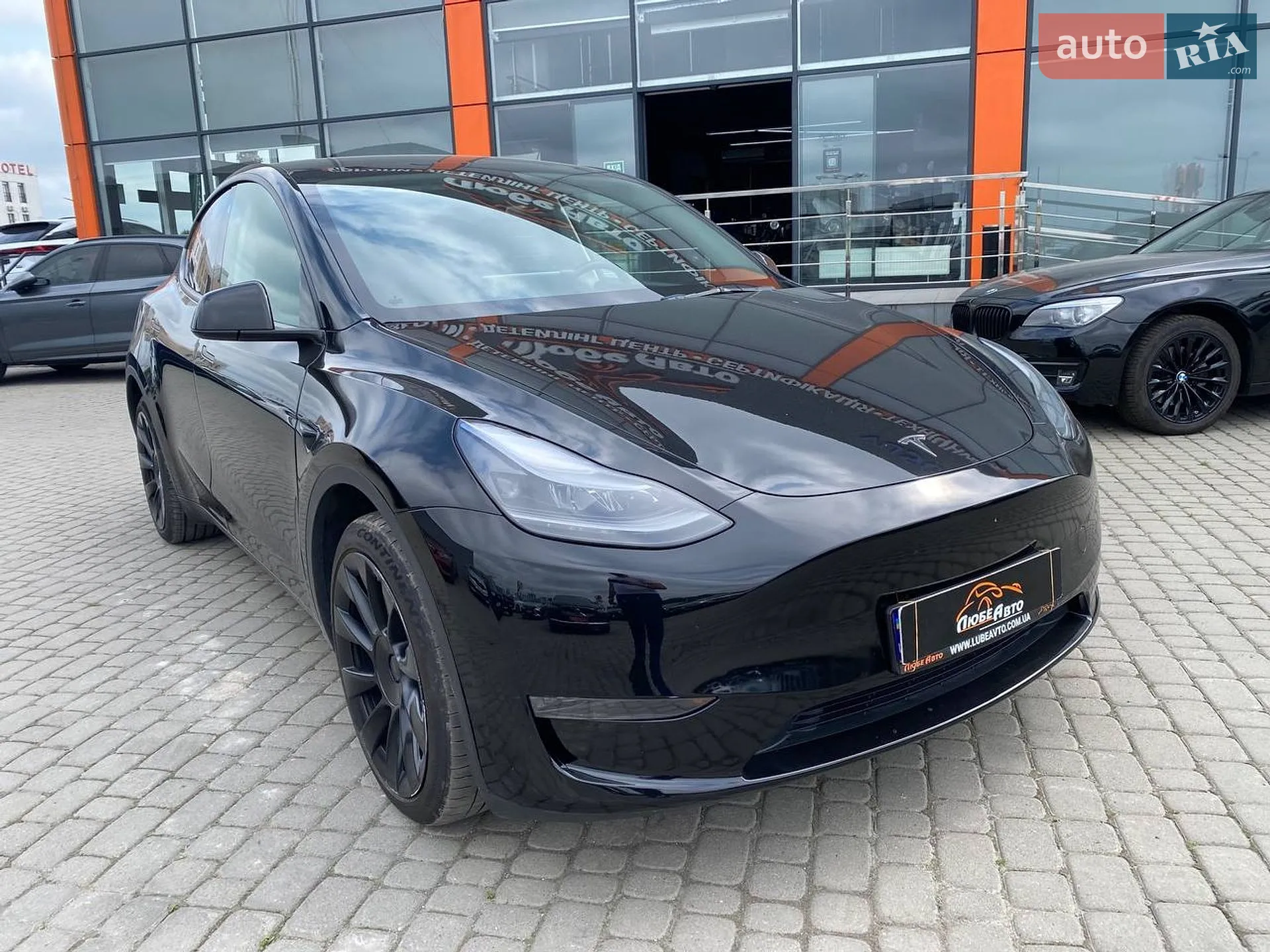 2023 Tesla Model Y - фото 1