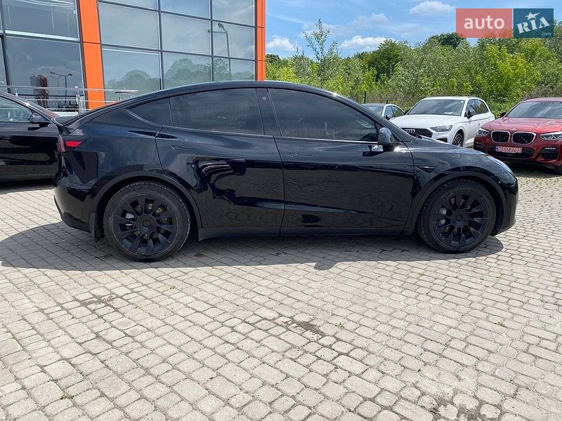 Внедорожник / Кроссовер Tesla Model Y 2023 в Львове