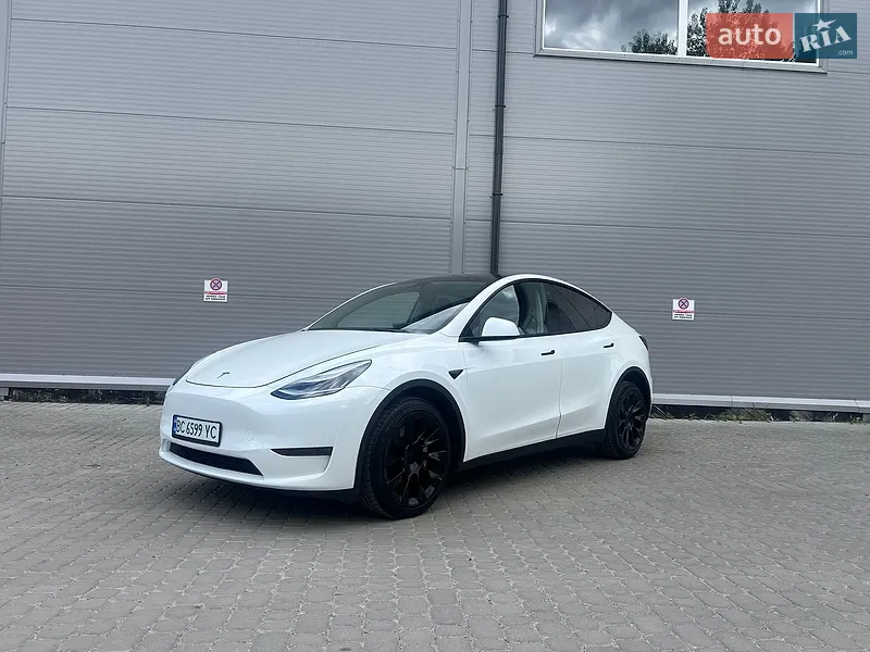 Tesla Model Y 2023