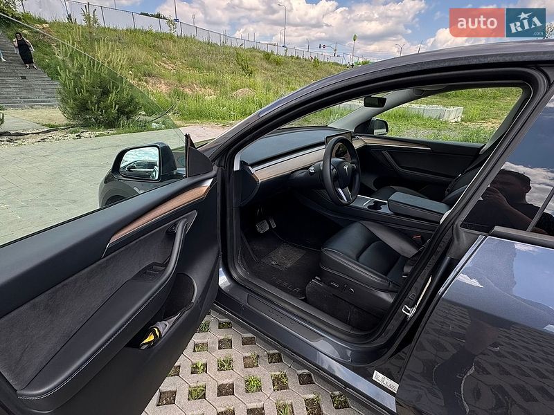 Внедорожник / Кроссовер Tesla Model Y 2023 в Хмельницком