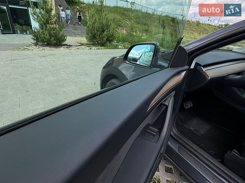 Внедорожник / Кроссовер Tesla Model Y 2023 в Хмельницком