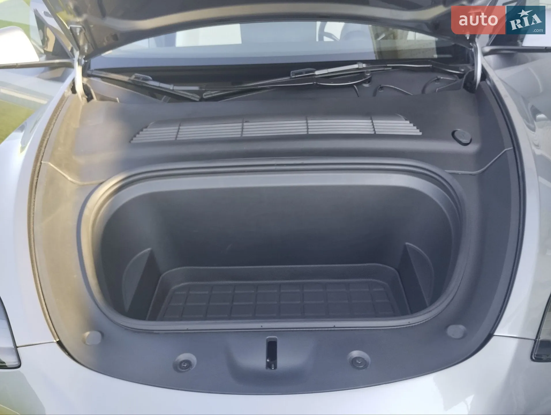 2024 Tesla Model Y - мініатюра 11