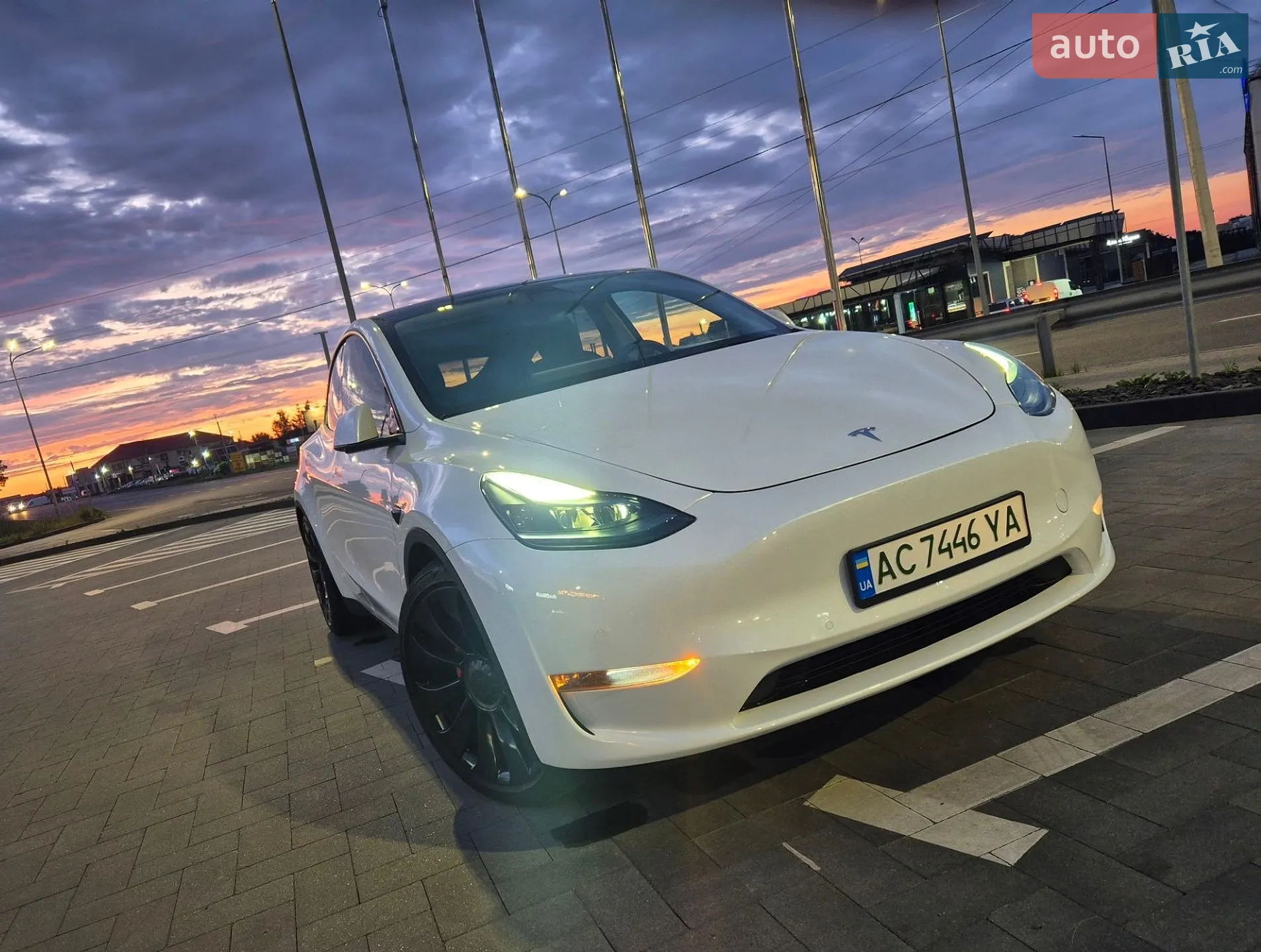 2022 Tesla Model Y - мініатюра 3