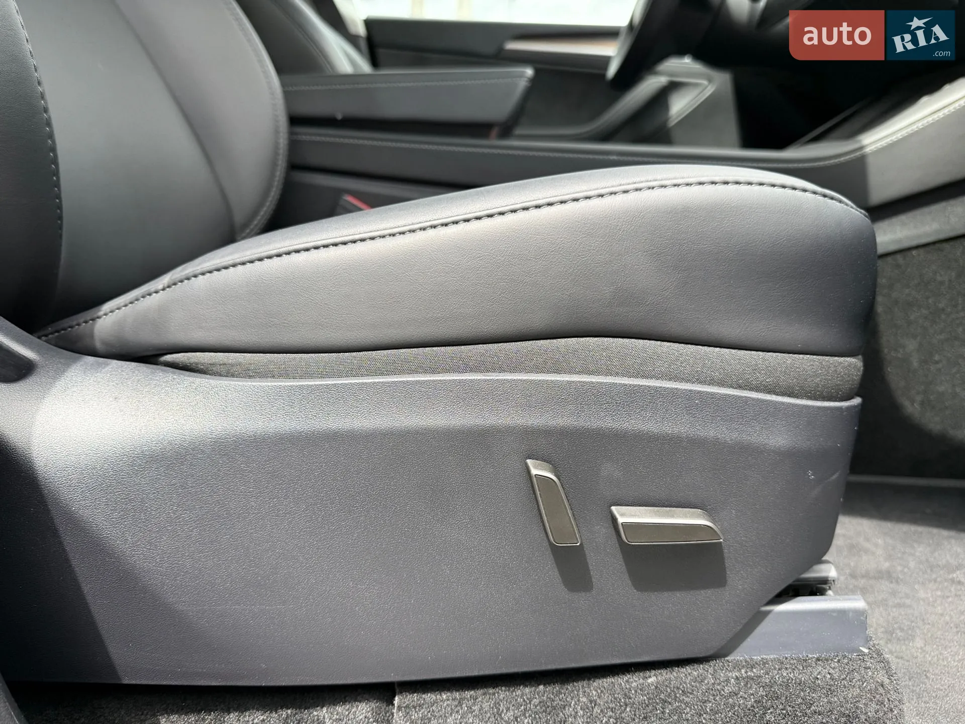 2024 Tesla Model Y - мініатюра 23