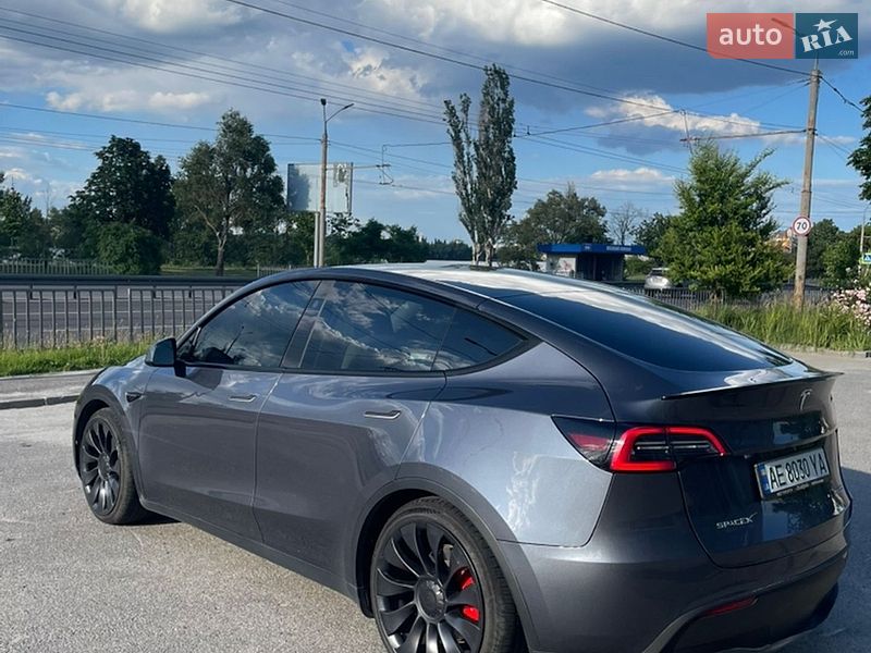 Tesla Model Y 2023