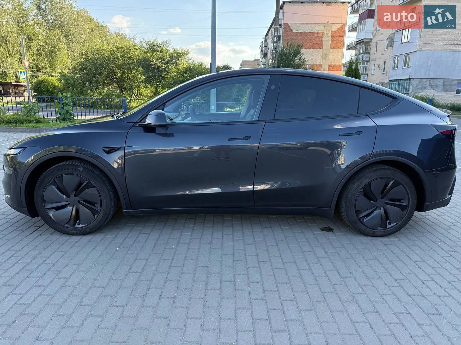 2025 Tesla Model Y - мініатюра 11