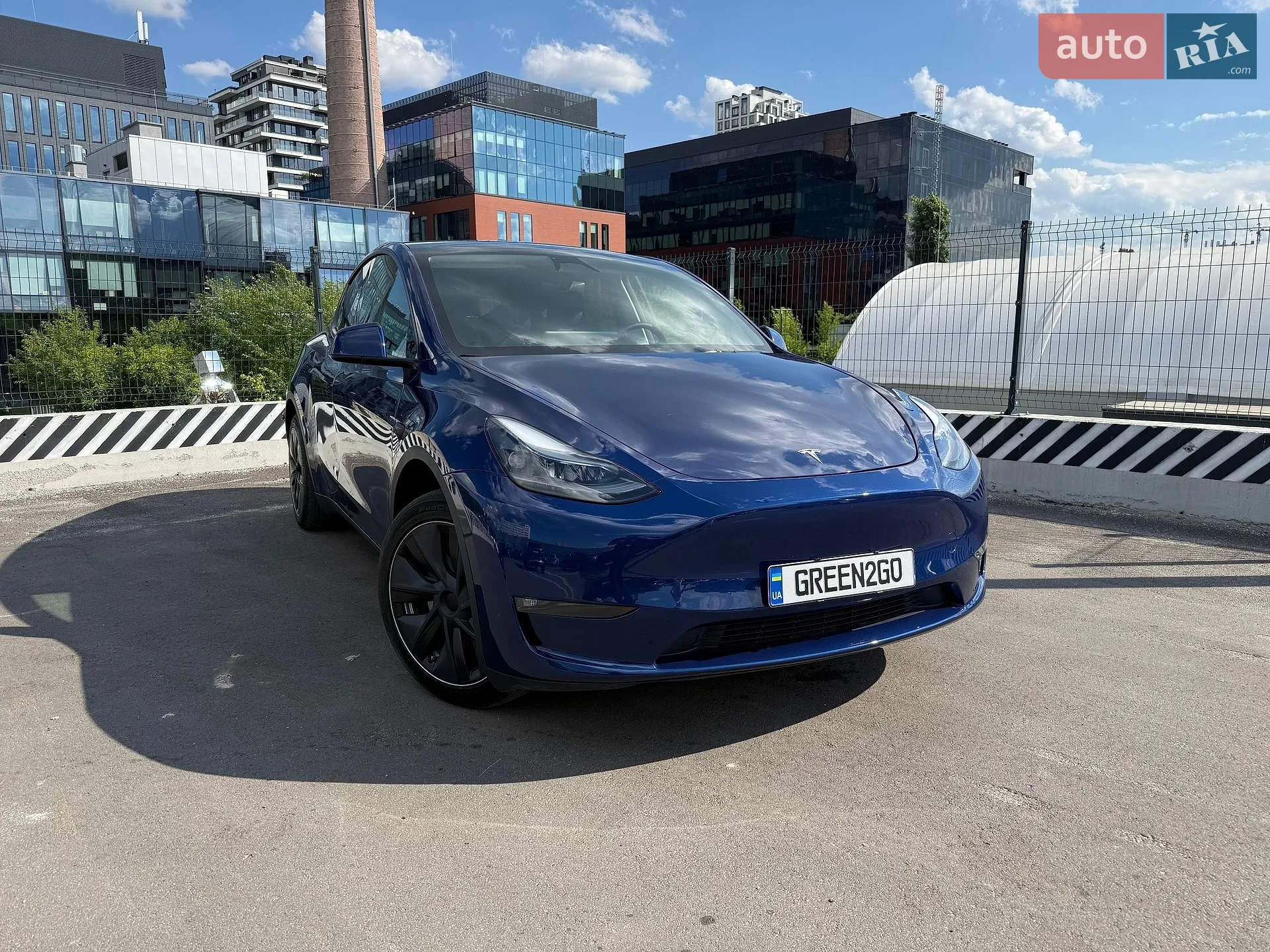 2024 Tesla Model Y - фото 1
