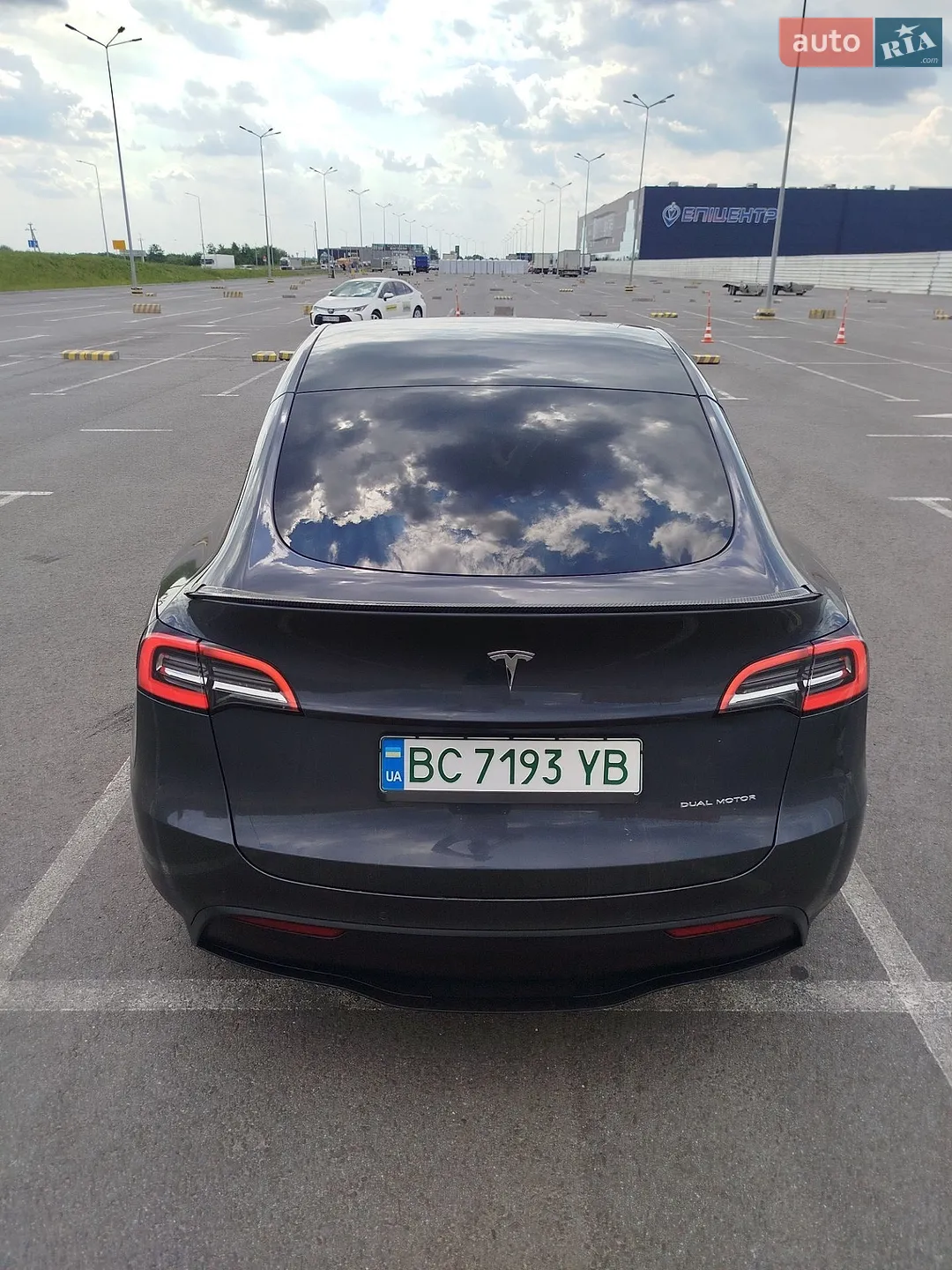 2021 Tesla Model Y - мініатюра 8