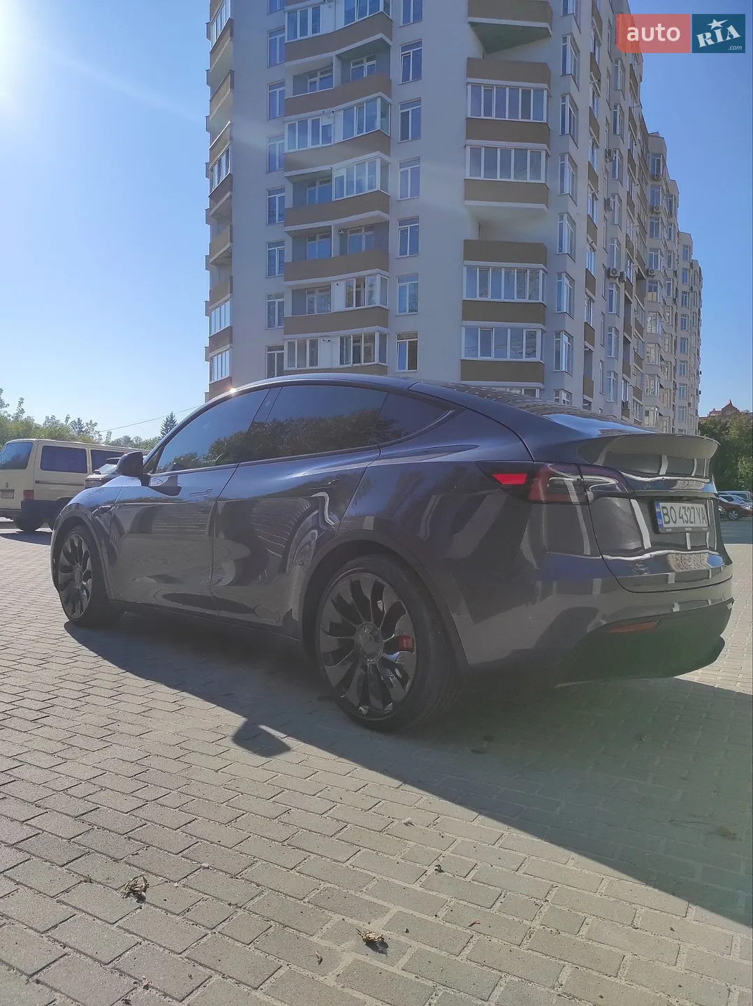 2022 Tesla Model Y - мініатюра 3
