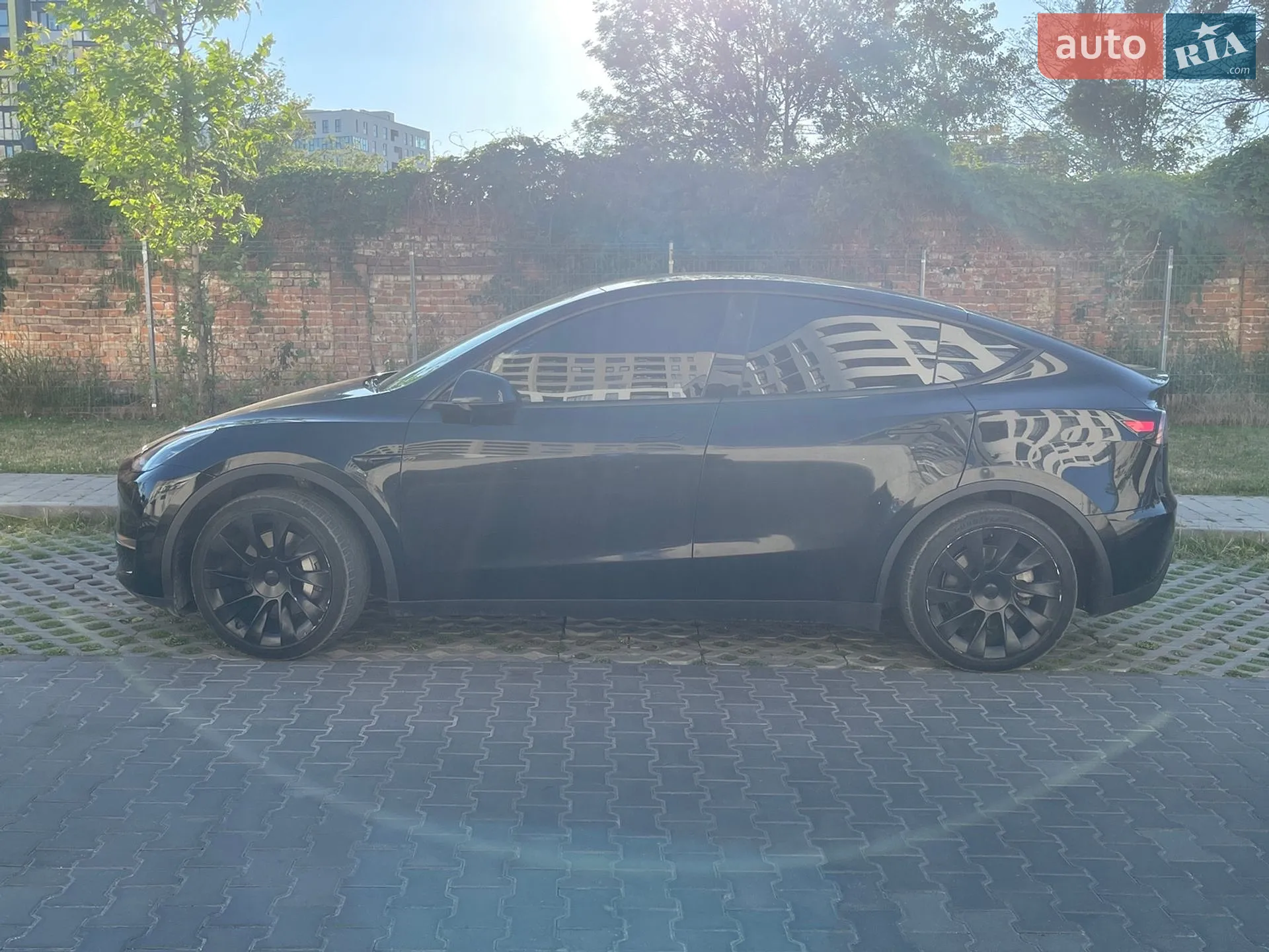 2023 Tesla Model Y - мініатюра 3