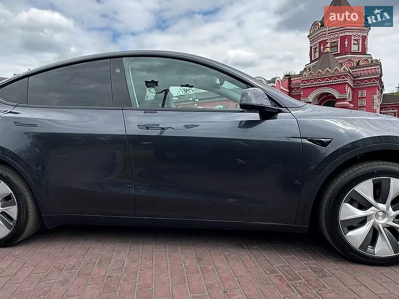 Tesla Model Y 2024 VIN 7SAYGAEE0RF023725 фото оголошення 8 з 81